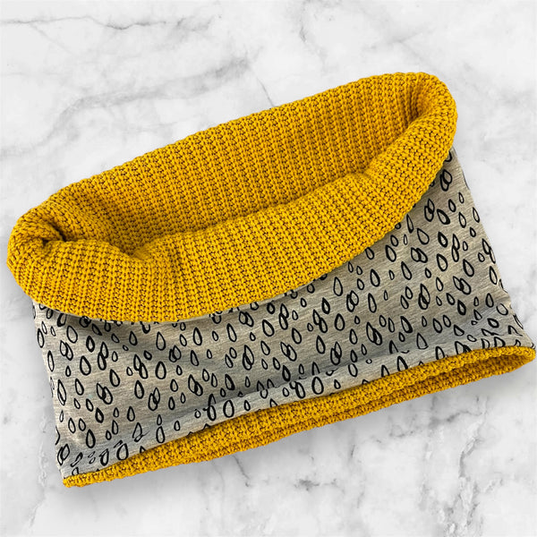 Snuggly knit snood