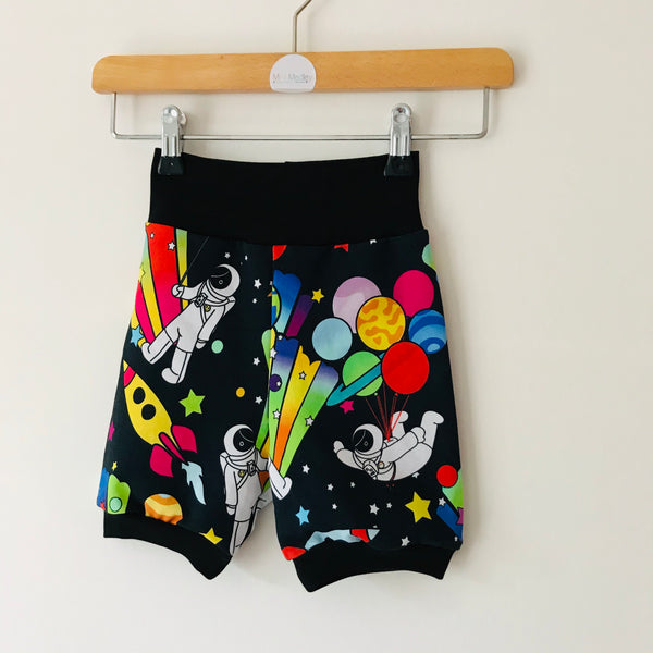 Party planet cycling shorts